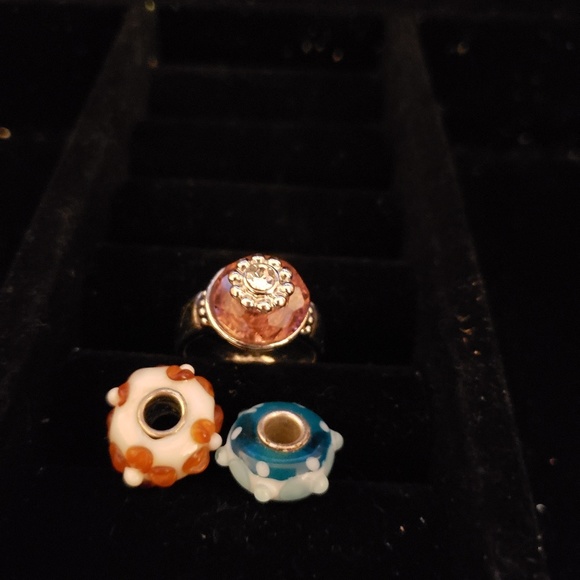 Ring - Picture 2 of 3